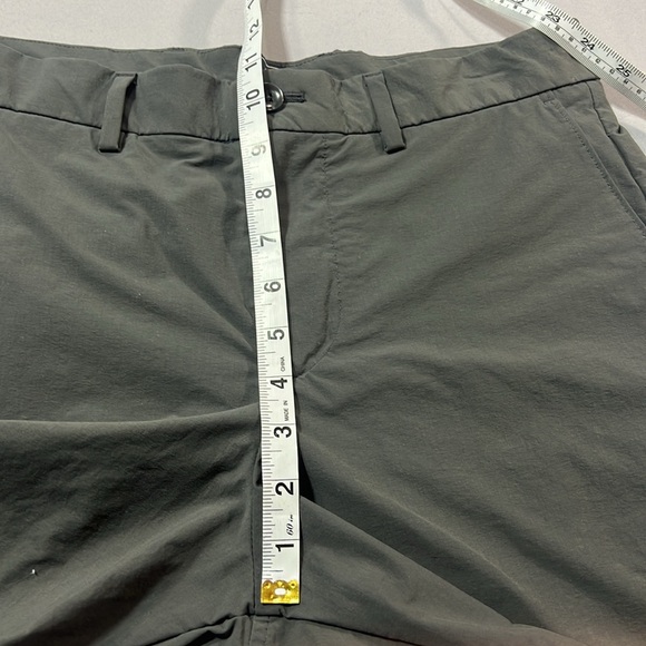 Men’s gap tech shorts size 30 - Picture 5 of 7